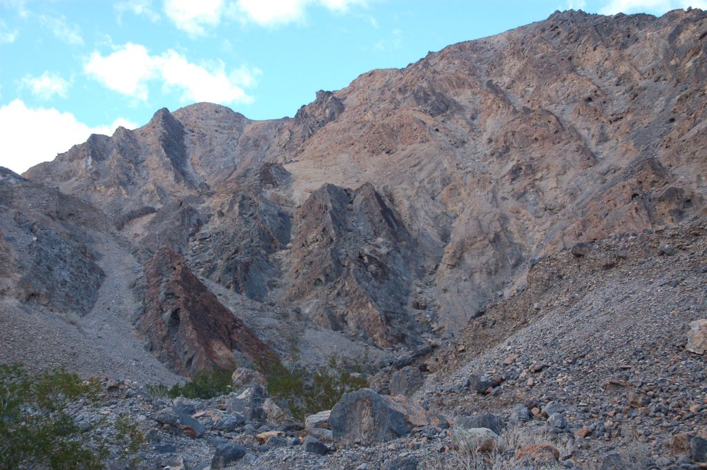 Nice scenery as we head toward the beautiful rounded peak in the distance: